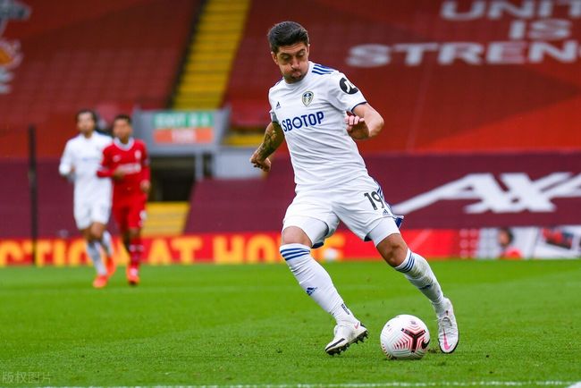 国足热身赛2-2战平韩国队