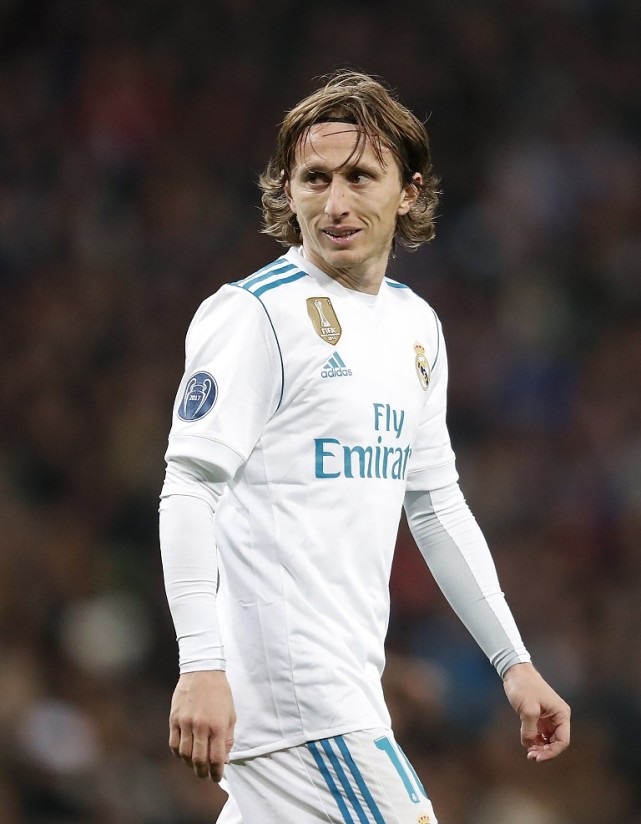 不莱梅德日混血门将巴克豪斯：还未考虑好代表国家