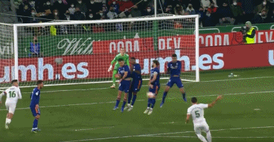 姆巴佩点射维尼修斯造点 皇马1-1赫罗纳